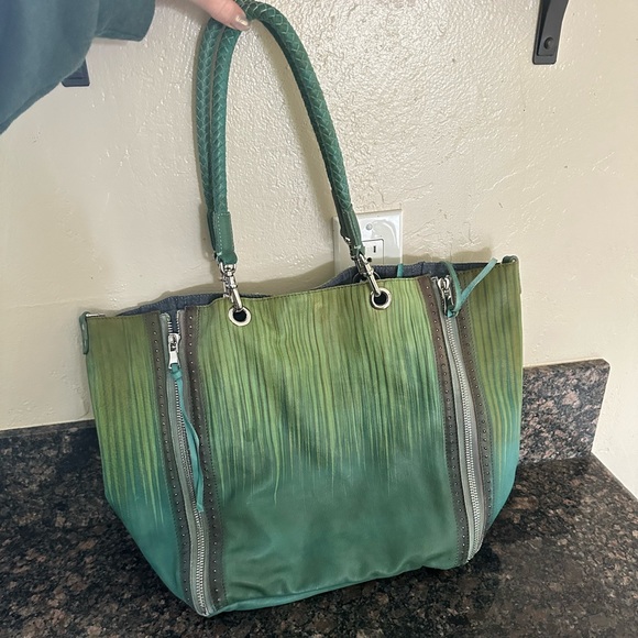 Old Trend Modern Vintage Hobo Bag - Picture 2 of 3